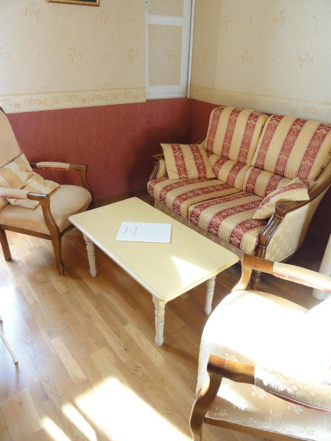 ביומונט-אן-וורון Logis Manoir De La Giraudiere מראה חיצוני תמונה