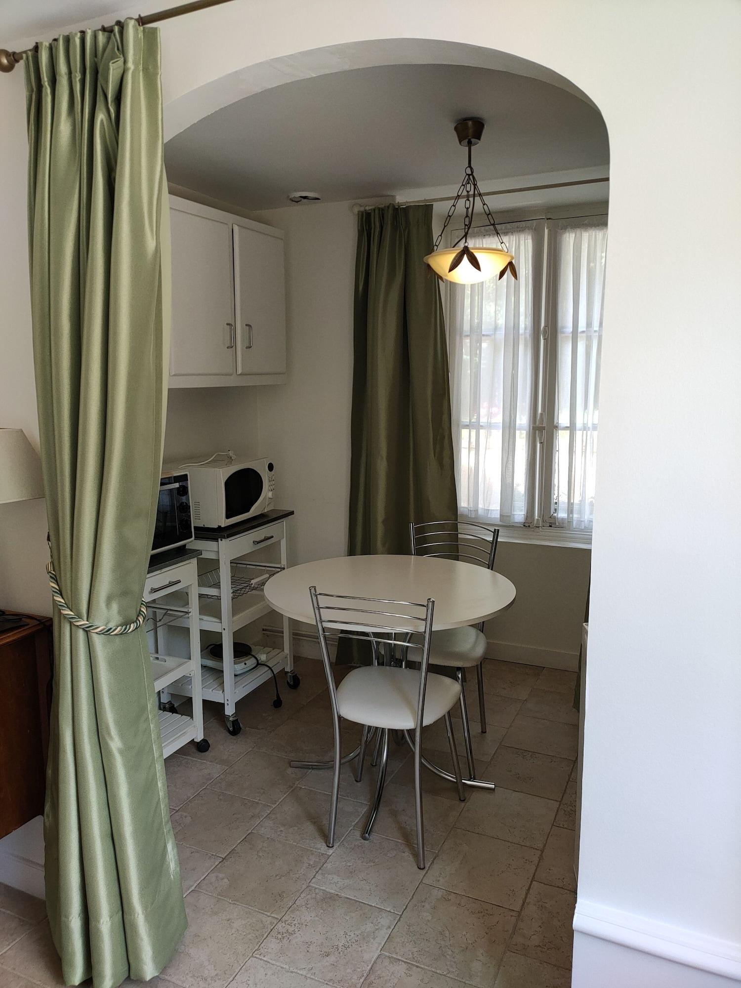 ביומונט-אן-וורון Logis Manoir De La Giraudiere מראה חיצוני תמונה