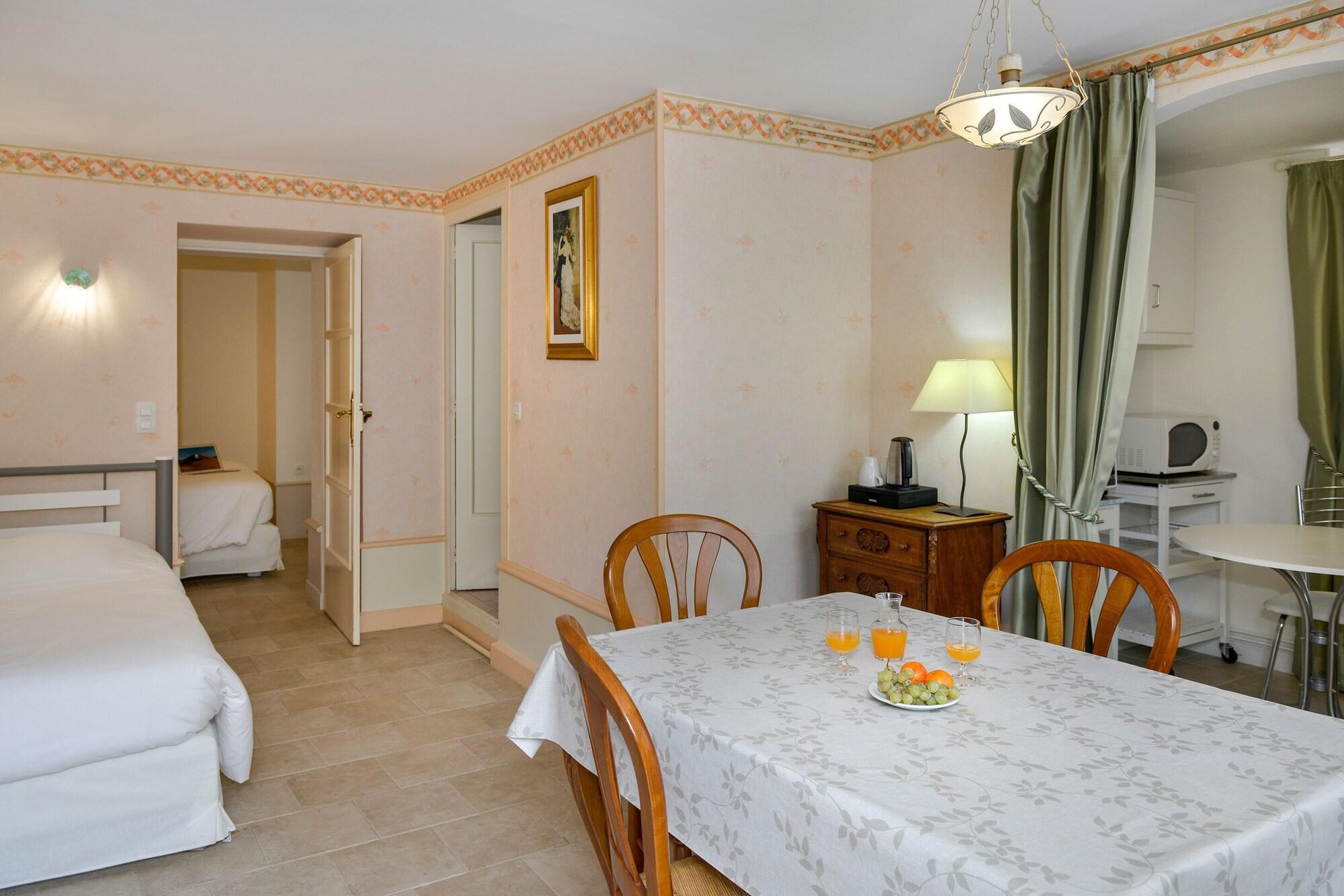 ביומונט-אן-וורון Logis Manoir De La Giraudiere מראה חיצוני תמונה