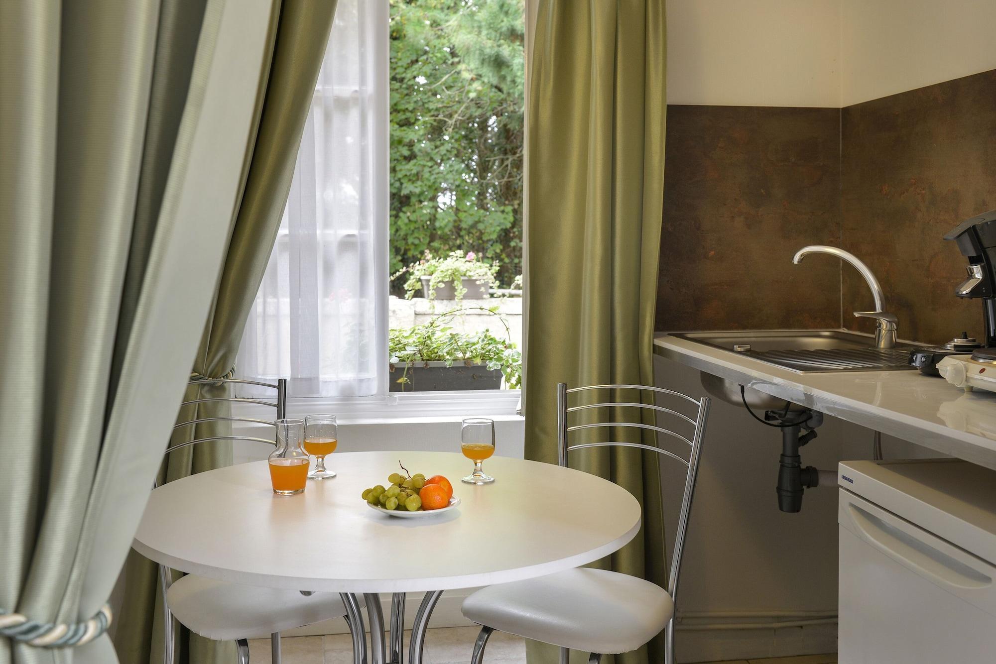 ביומונט-אן-וורון Logis Manoir De La Giraudiere מראה חיצוני תמונה